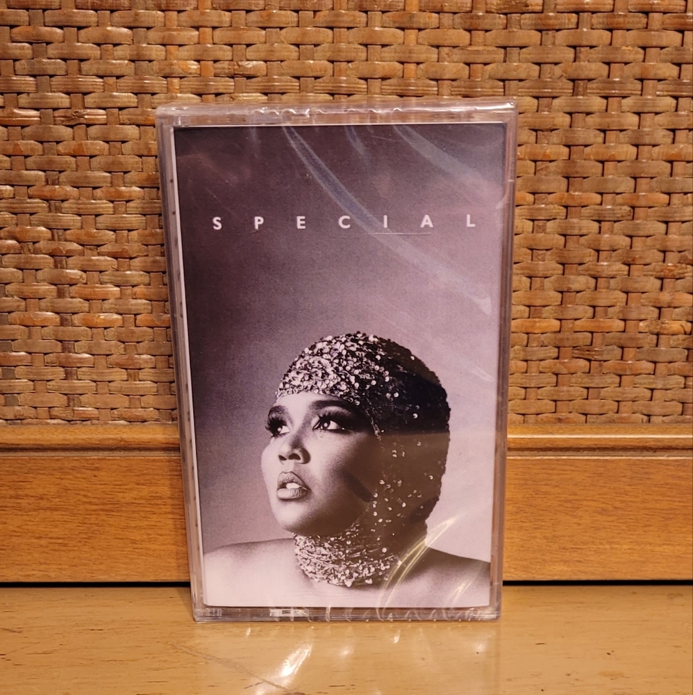 💥 Lizzo Pink Transparent Cassette Tape Special Limited Edition